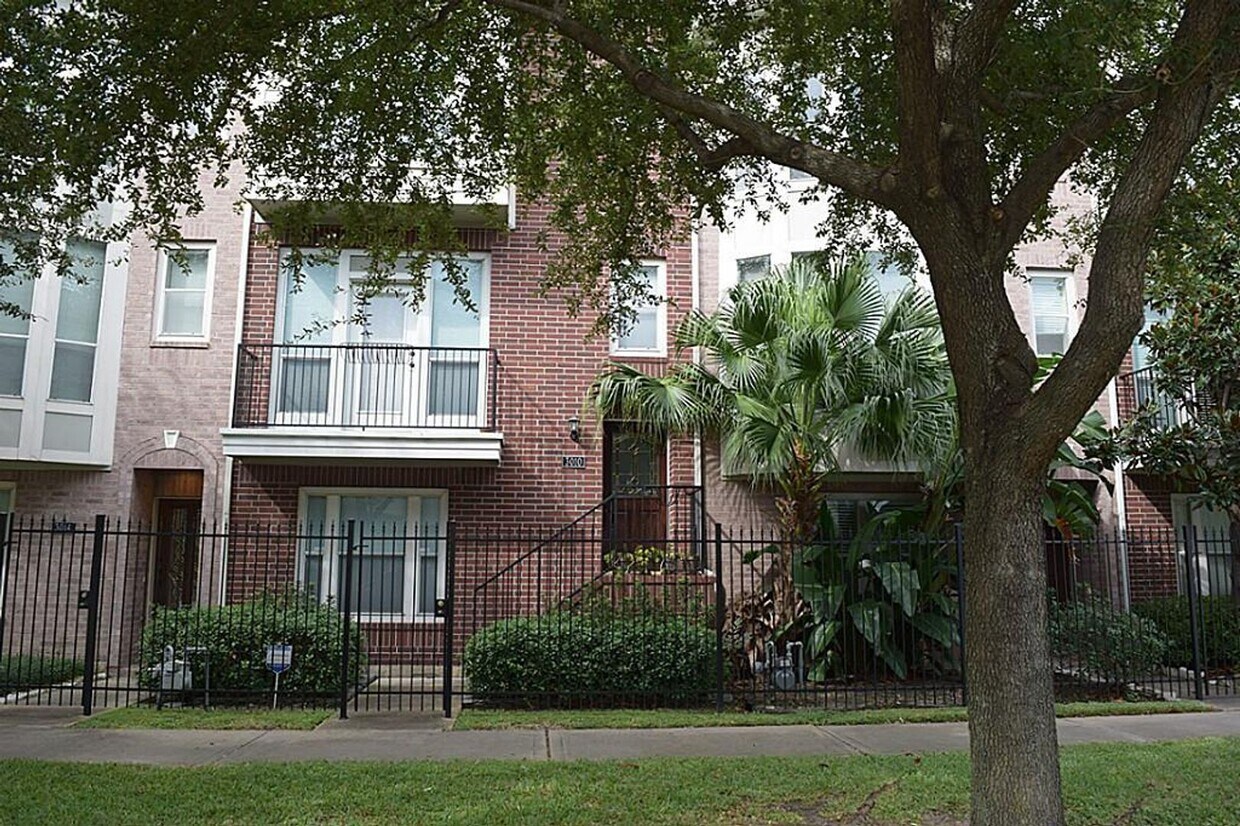 Primary Photo - Beautiful Home with a Smart, Functional Fl...