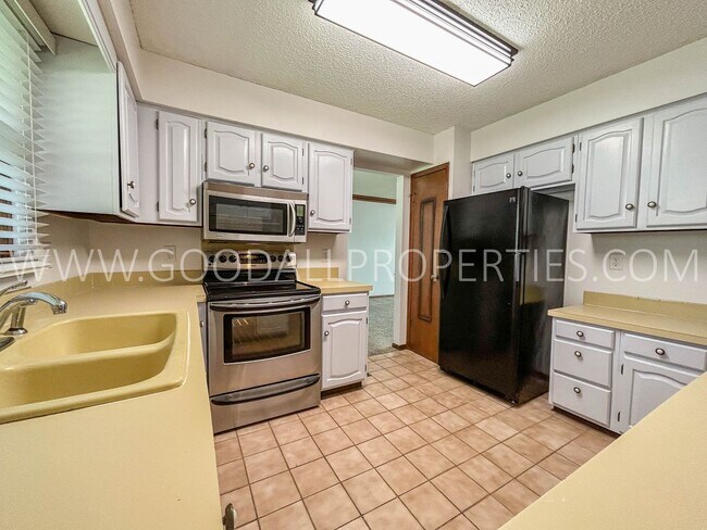 Foto del edificio - 3 Bedroom, 3 bath Home in West Des Moines!!