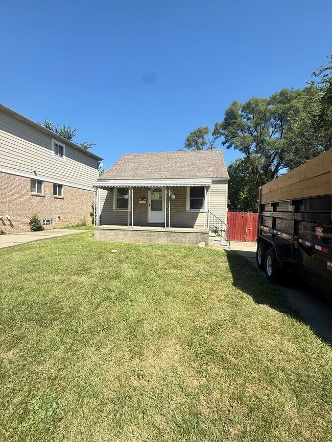 Foto del edificio - 3 BEDROOM HOME IN WARREN
