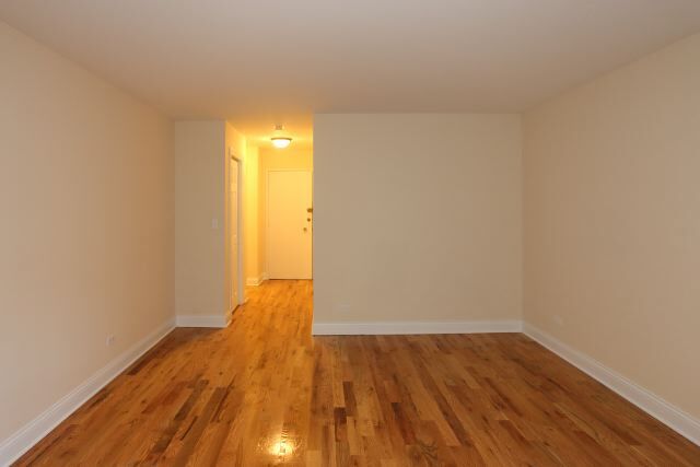 Building Photo - 1034 W George