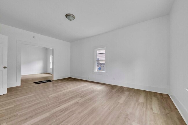 Foto del edificio - 848 42nd Pl N