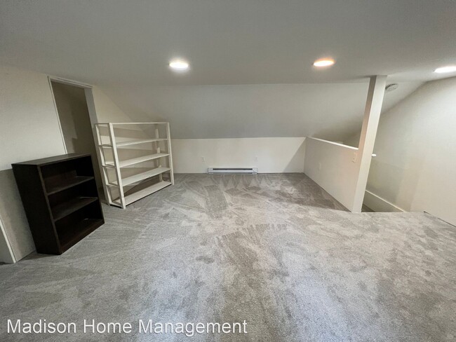 Building Photo - 4 br, 1 bath House - 429 Chestnut Street