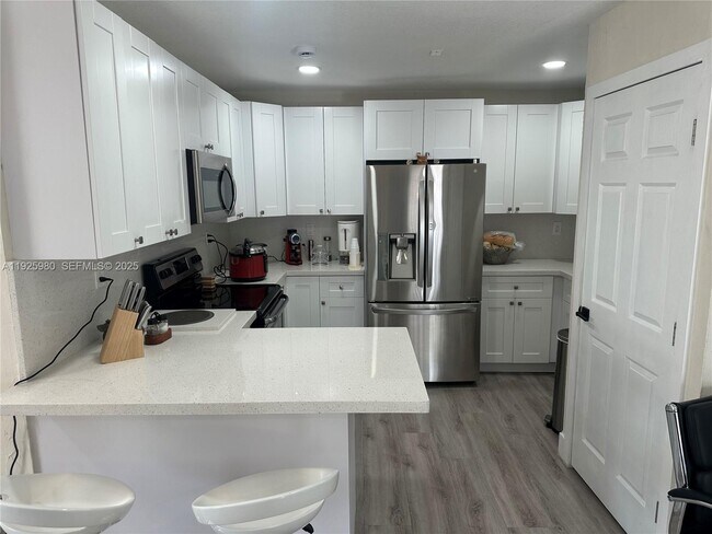 Foto del edificio - 659 E 19th St