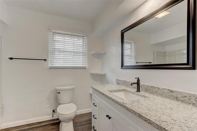 Foto del edificio - 6806 NW 32nd St