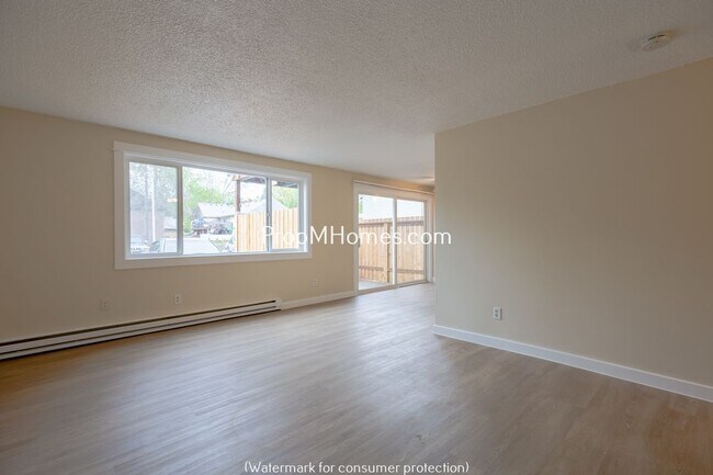 Building Photo - 3350 SW 126th Ave