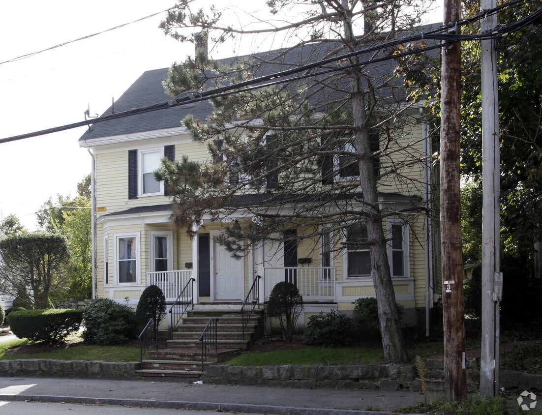 Foto del edificio - 12--16 Bates Ave