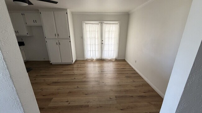 Foto del edificio - Beautiful Single-Story Home with Fireplace & Huge Backyard