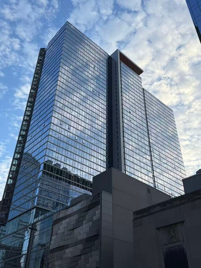 Building Photo - 25 W Randolph St
