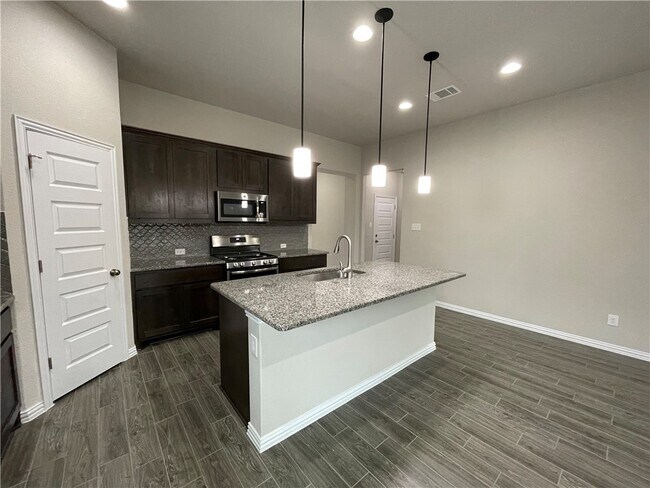 Building Photo - 2221 Montesol Ln