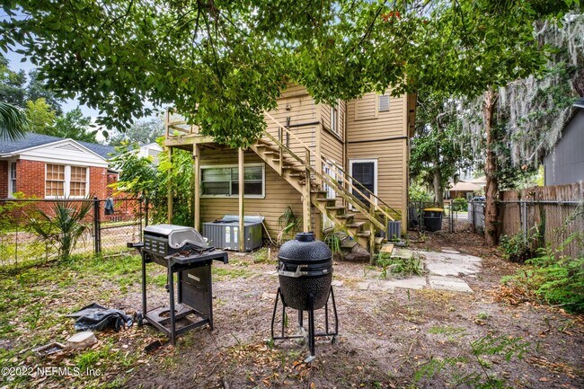 Building Photo - 1511 Belmonte Ave