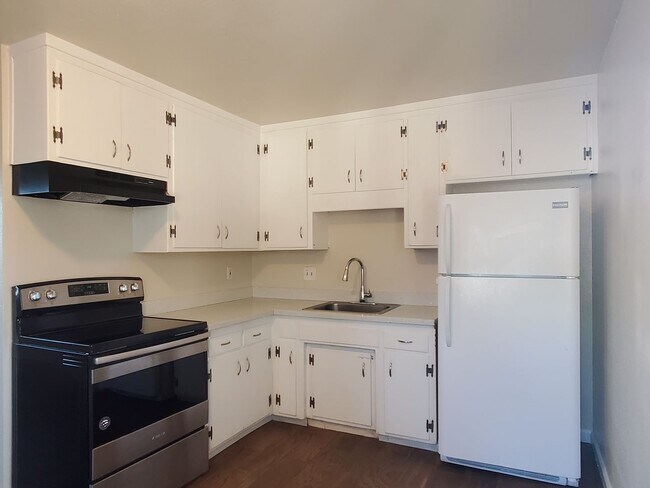 Foto del edificio - 3220 Williamsburg Dr