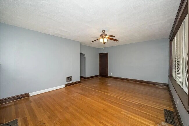 Foto del edificio - "Charming 2-Bed Duplex Retreat on Pennsylvania Ave – Spacious 1170 Sq Ft in Vibrant St. Louis!"