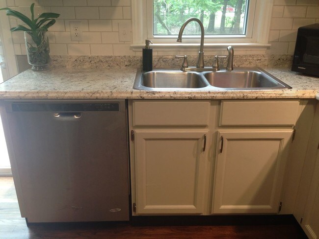 Kitchen - 373 Umstead Dr