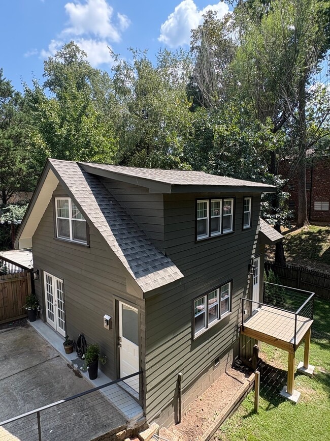 Building Photo - 1151 Rosedale Dr NE