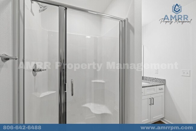 Foto del edificio - 300 Honeybee Ave