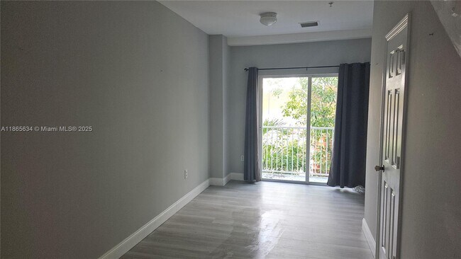 Foto del edificio - 853 SW 2nd St