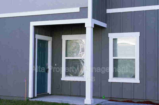 Building Photo - 9543 Star Dr