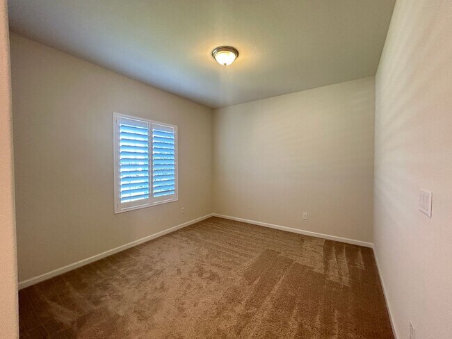 Foto del edificio - 7648 Chappelle Way