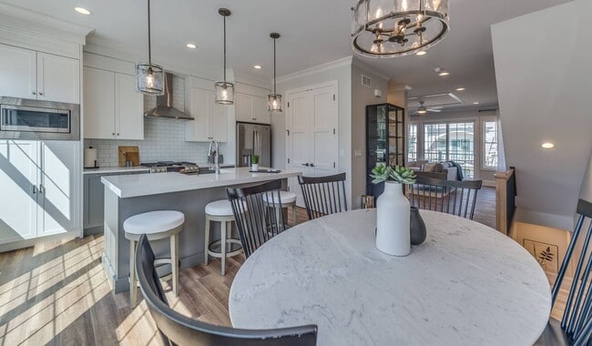 Building Photo - Eldridge Townhomes