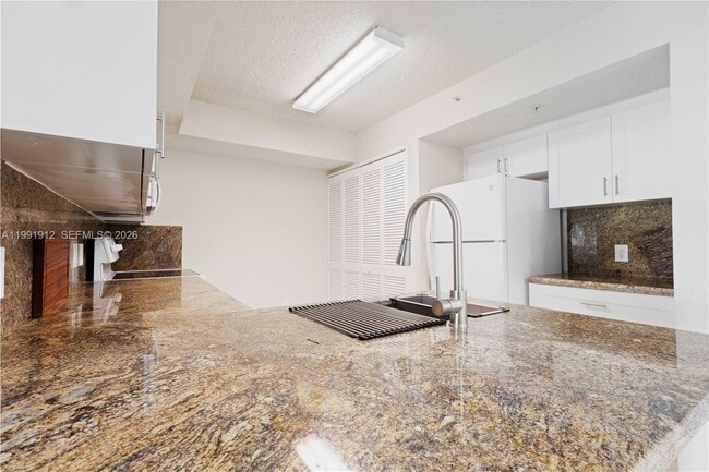 Foto del edificio - 9615 NW 1st Ct