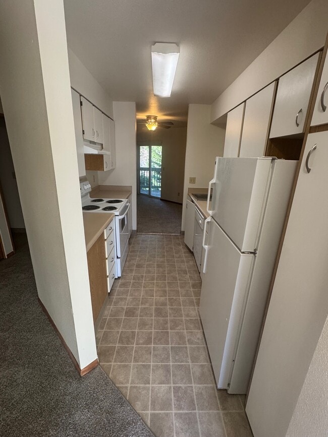 estilo de cocina 2 - Forest Green Apartments