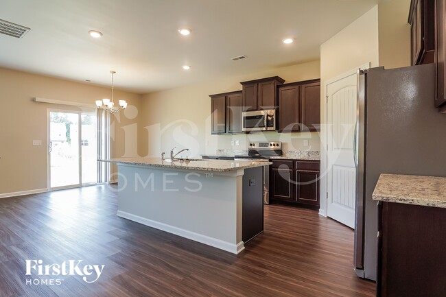 Foto del edificio - 12572 Downing Dr