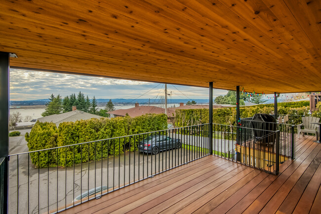 Building Photo - 6510 E Evergreen Blvd