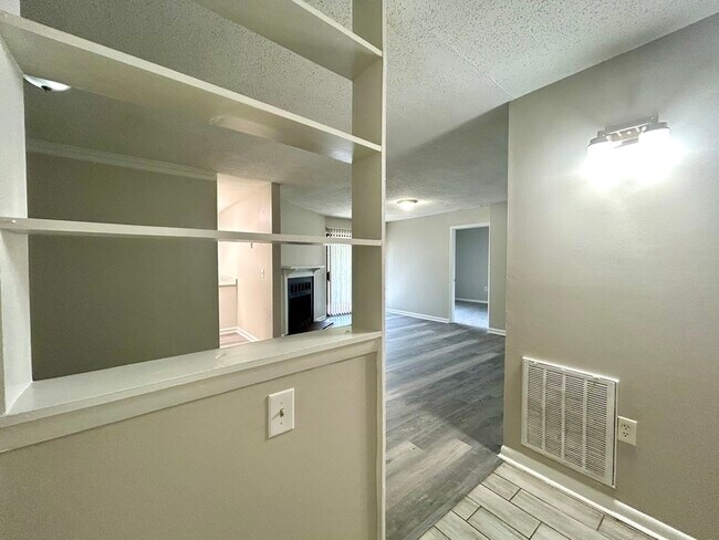 Foto del edificio - 4806 Spring Lake Dr