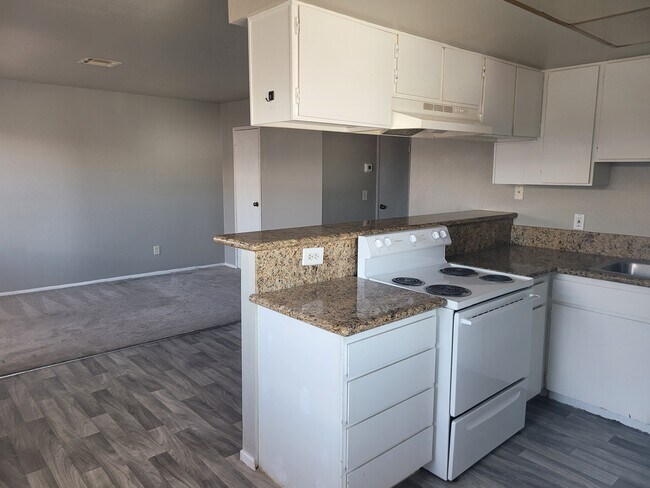 Building Photo - 3437 E Cheyenne Ave