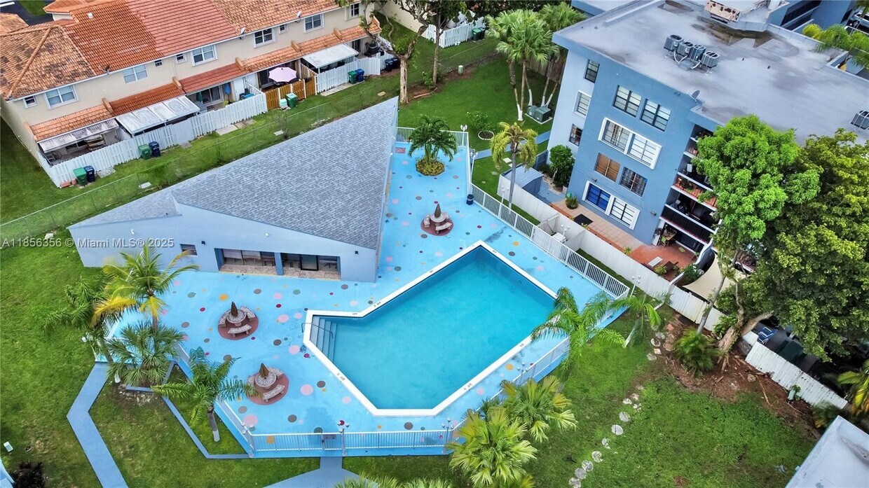 Foto principal - 13870 SW 62nd St