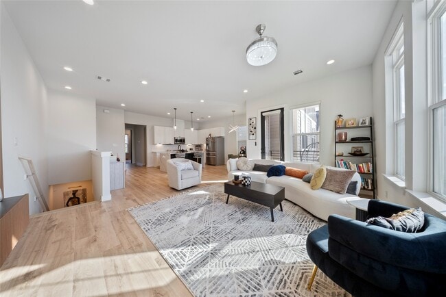 Building Photo - 6130 Campos Dr