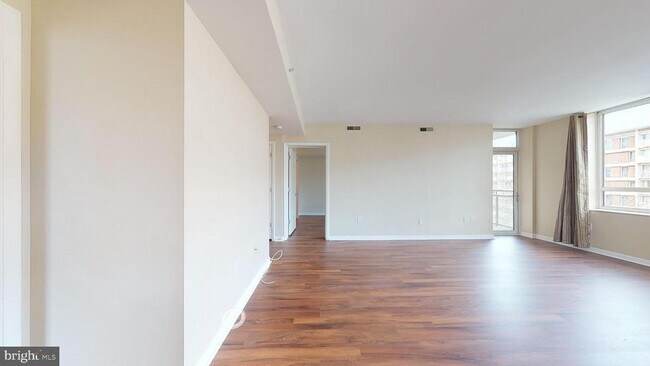 Foto del edificio - 350 G St SW