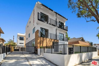 Building Photo - 1218 1/2 Magnolia Ave