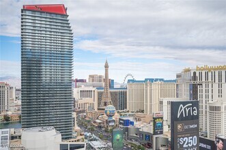 Building Photo - 3722 S Las Vegas Blvd