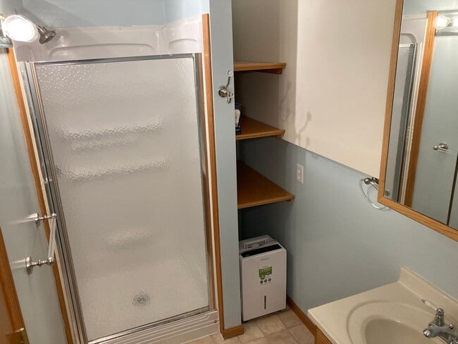 Building Photo - 4978 Maribe Dr