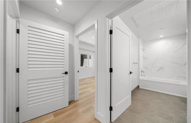 Foto del edificio - 150 S Oak Knoll Ave