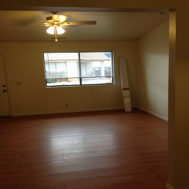 Foto del edificio - 333 500 W St