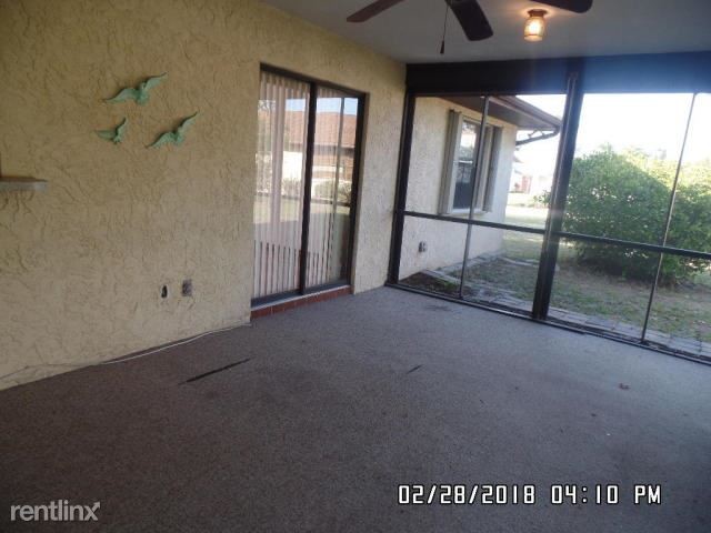 Foto del edificio - 405 SE Sea Breeze Ln