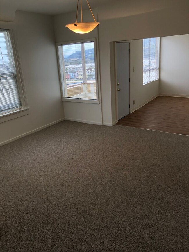 Building Photo - 333-335 Raymond Avenue