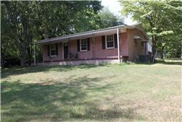 Building Photo - Beautiful Country Setting! Brick 3 Bed/2 B...
