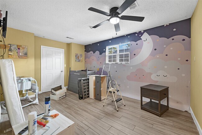 Building Photo - 7223 Lakewood Dr