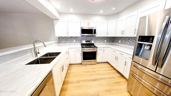 Foto del edificio - 3007 Grey Cliff Way