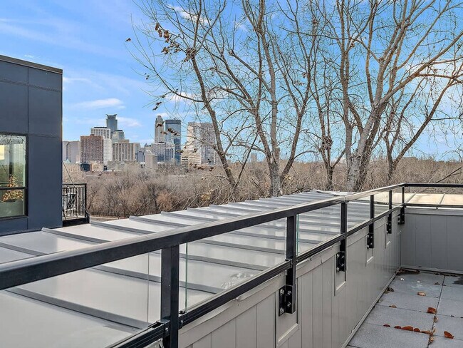 Foto del edificio - 402 NE 2nd St