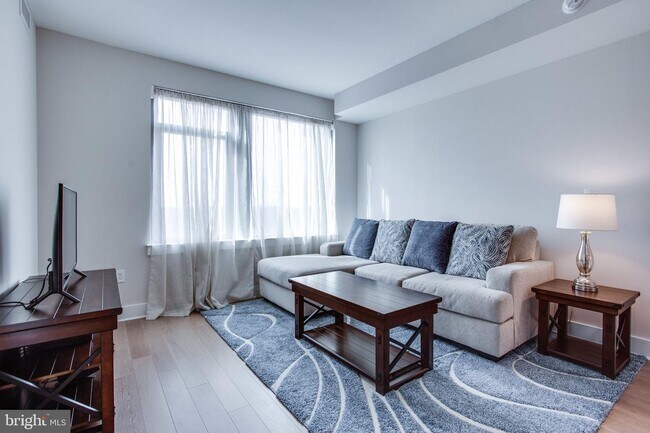 Foto del edificio - 4960 Fairmont Ave