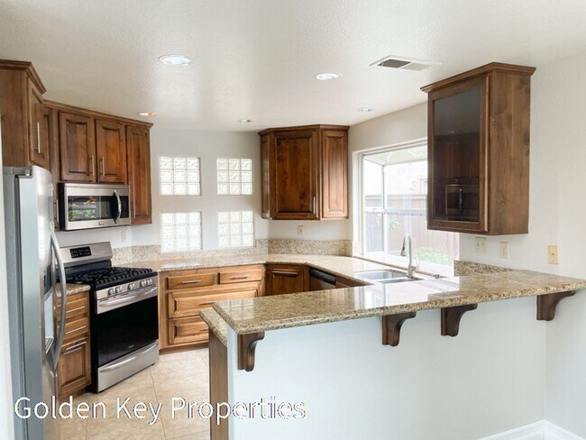 Building Photo - Beautiful home in the desirable Rancho Del Oro community!