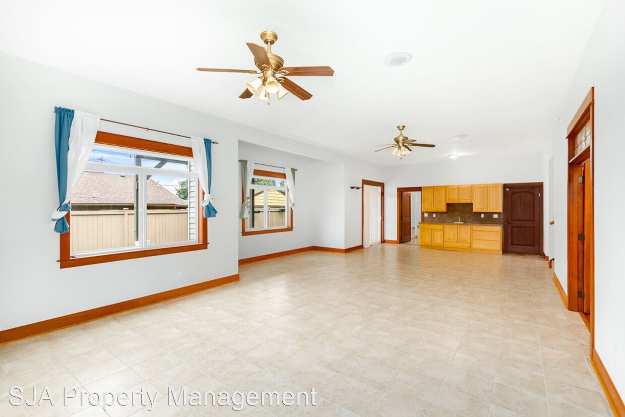 Primary Photo - 5 br, 5.5 bath House - 1708 W. Mukilteo Blvd.