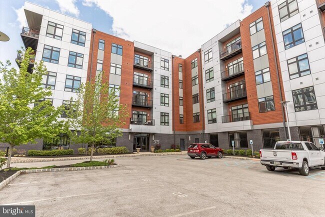 Foto del edificio - 575 S Goddard Blvd