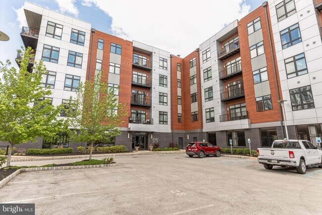 Building Photo - 575 S Goddard Blvd