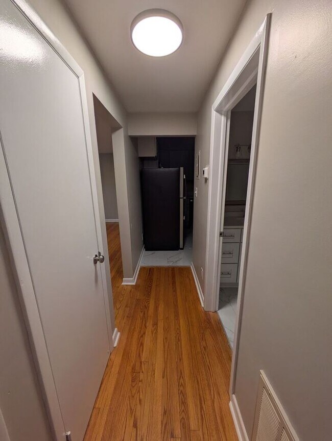 Foto del edificio - 2BD/1BA Duplex in Hickory