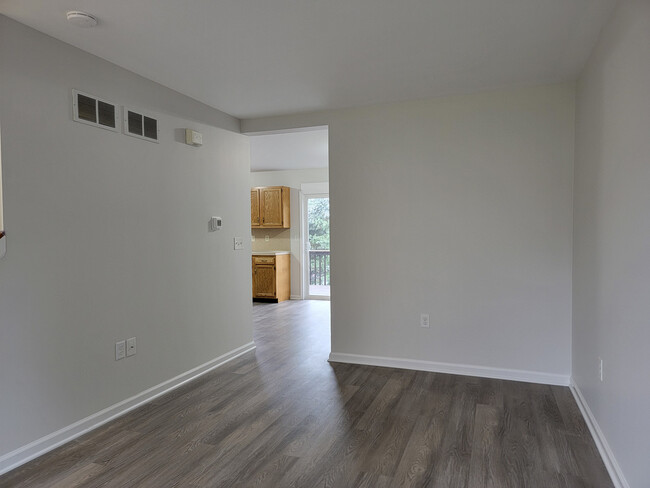 Building Photo - 336 Cardinal Ln